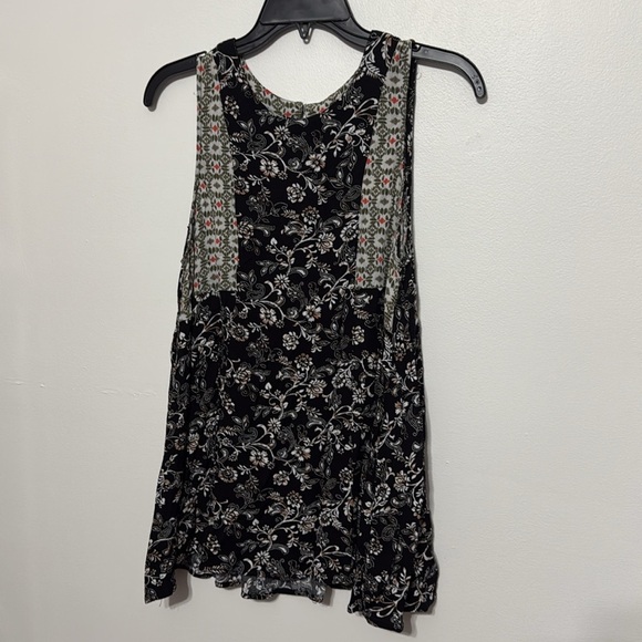 Umgee Chloe, black white and green floral print tank top - Picture 2 of 10
